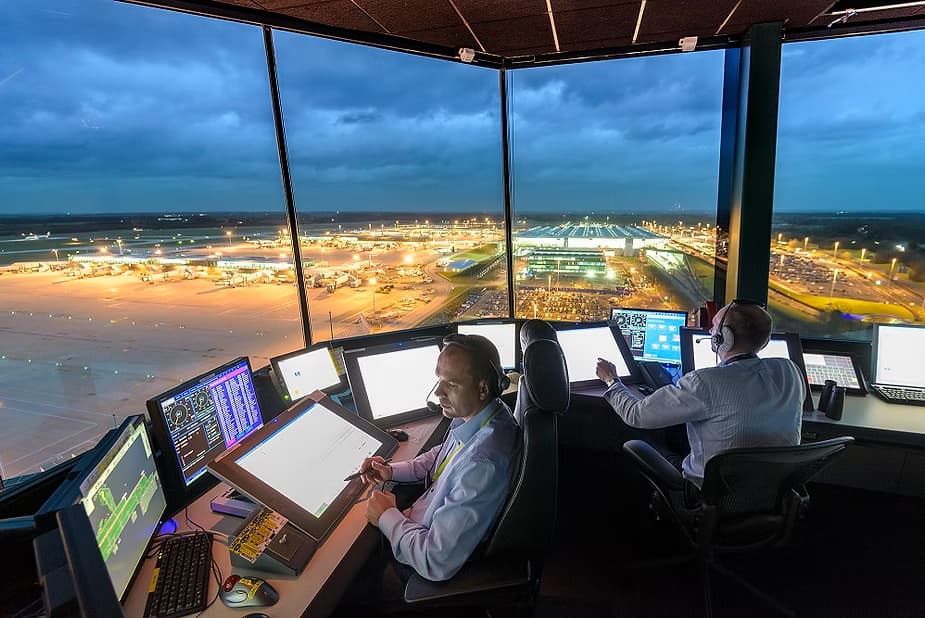 Pilotas ruošiasi nuotoliniam aviacijos anglų kalbos testui